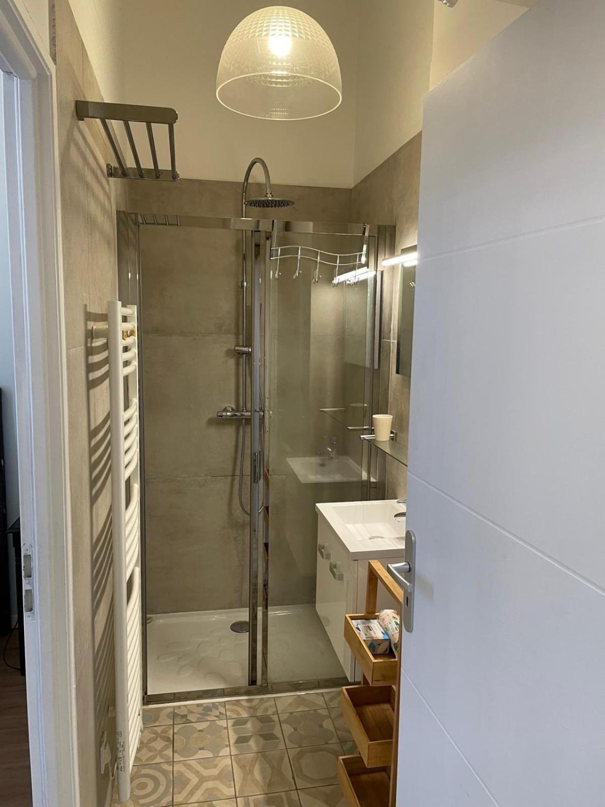 Apartment Emplacement Rare Elegant Avec Balcon Sur Le Canal Royal Sete